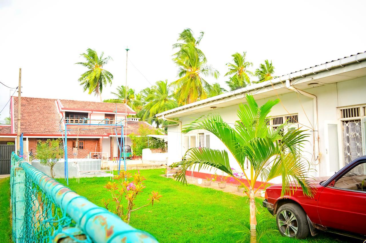 Aeroform Homestay Negombo Dış mekan fotoğraf