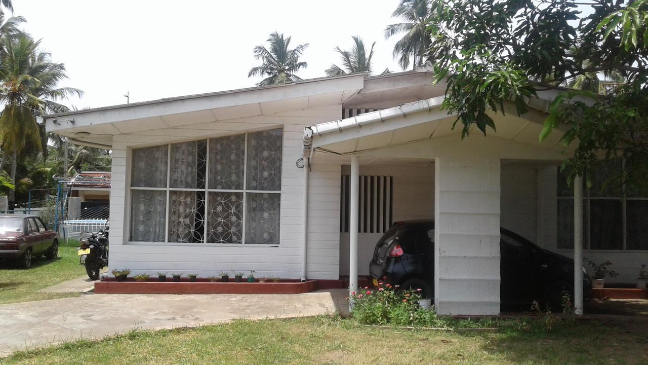 Aeroform Homestay Negombo Dış mekan fotoğraf