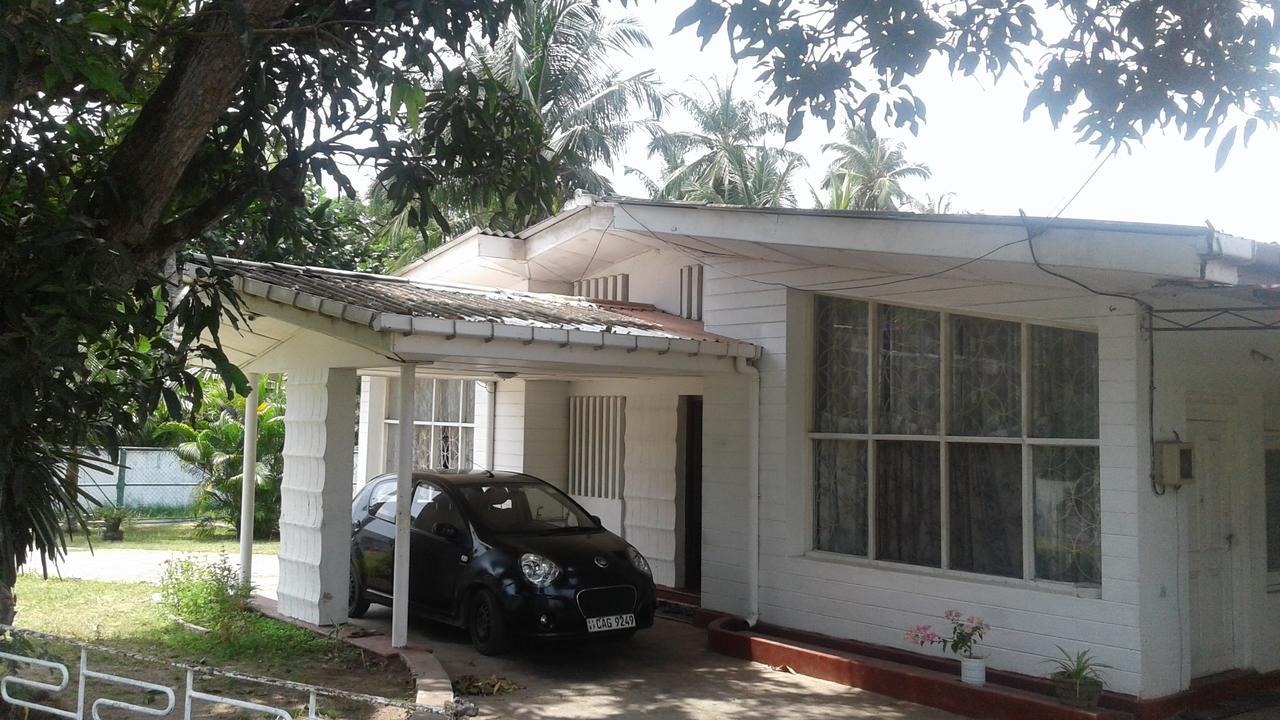 Aeroform Homestay Negombo Dış mekan fotoğraf